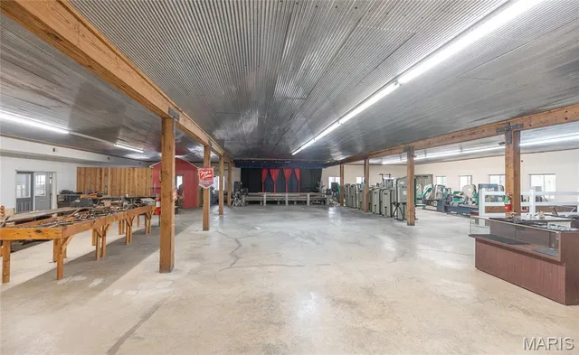 $850,000 | 19546 Golden Drive, Raymondville, MO 65555