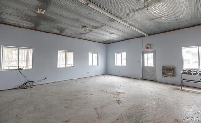 $850,000 | 19546 Golden Drive, Raymondville, MO 65555