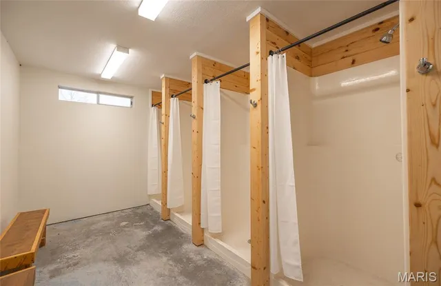 $850,000 | 19546 Golden Drive, Raymondville, MO 65555