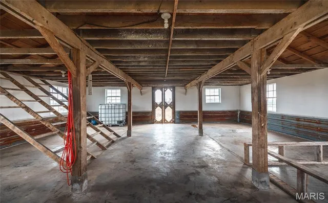 $850,000 | 19546 Golden Drive, Raymondville, MO 65555