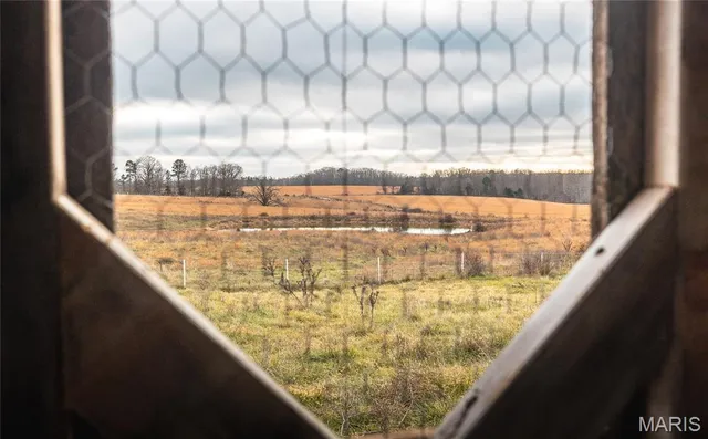 $850,000 | 19546 Golden Drive, Raymondville, MO 65555