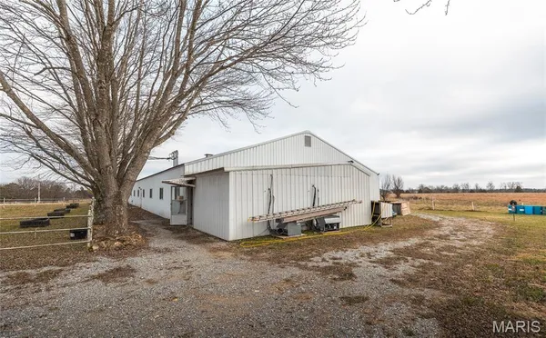 $750,000 | 19546 Golden Drive, Raymondville, MO 65555