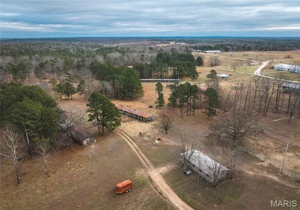 $750,000 | 19546 Golden Drive, Raymondville, MO 65555