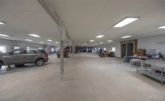 $850,000 | 19546 Golden Drive, Raymondville, MO 65555