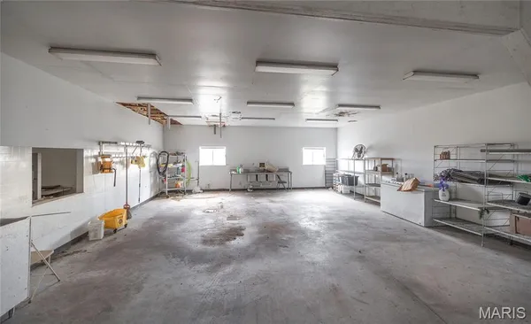 $750,000 | 19546 Golden Drive, Raymondville, MO 65555