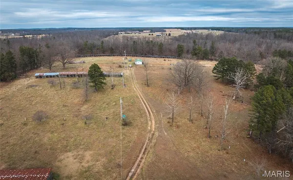 $750,000 | 19546 Golden Drive, Raymondville, MO 65555