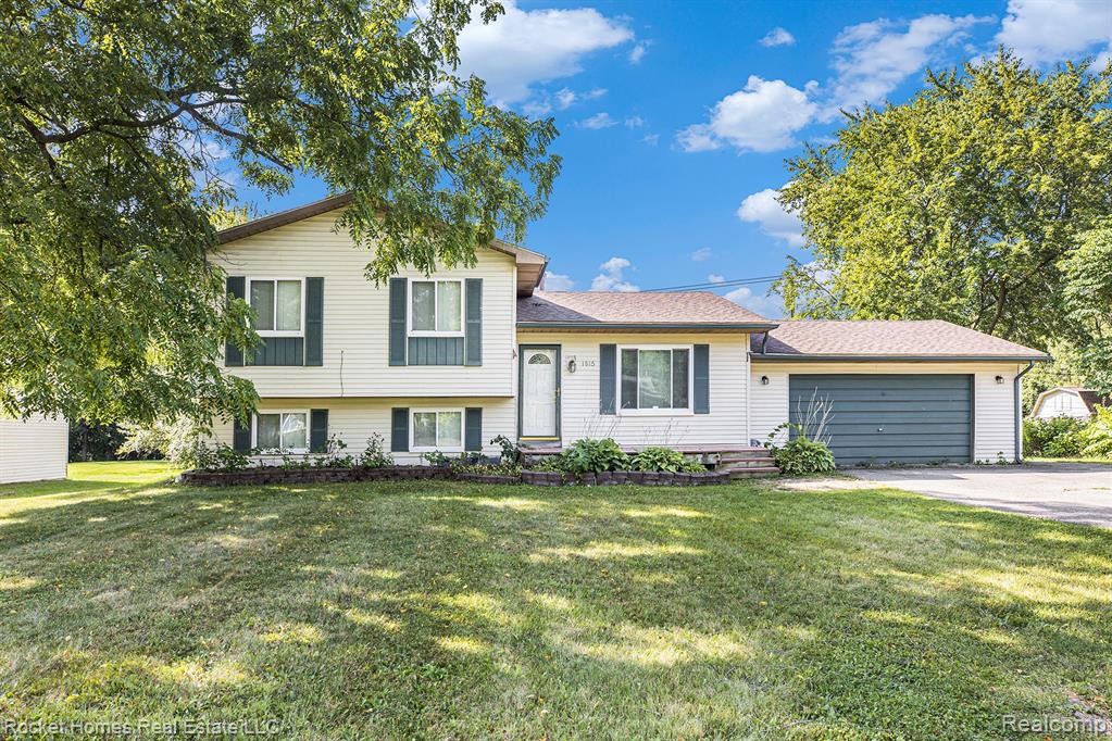 1815 Ruby Avenue Rochester Hills, MI 48309 - Photo 1 of 34