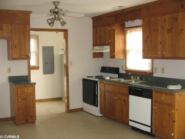 5100 Chesdin Road Petersburg, VA 23803 - Photo 3 of 4 Kitchen