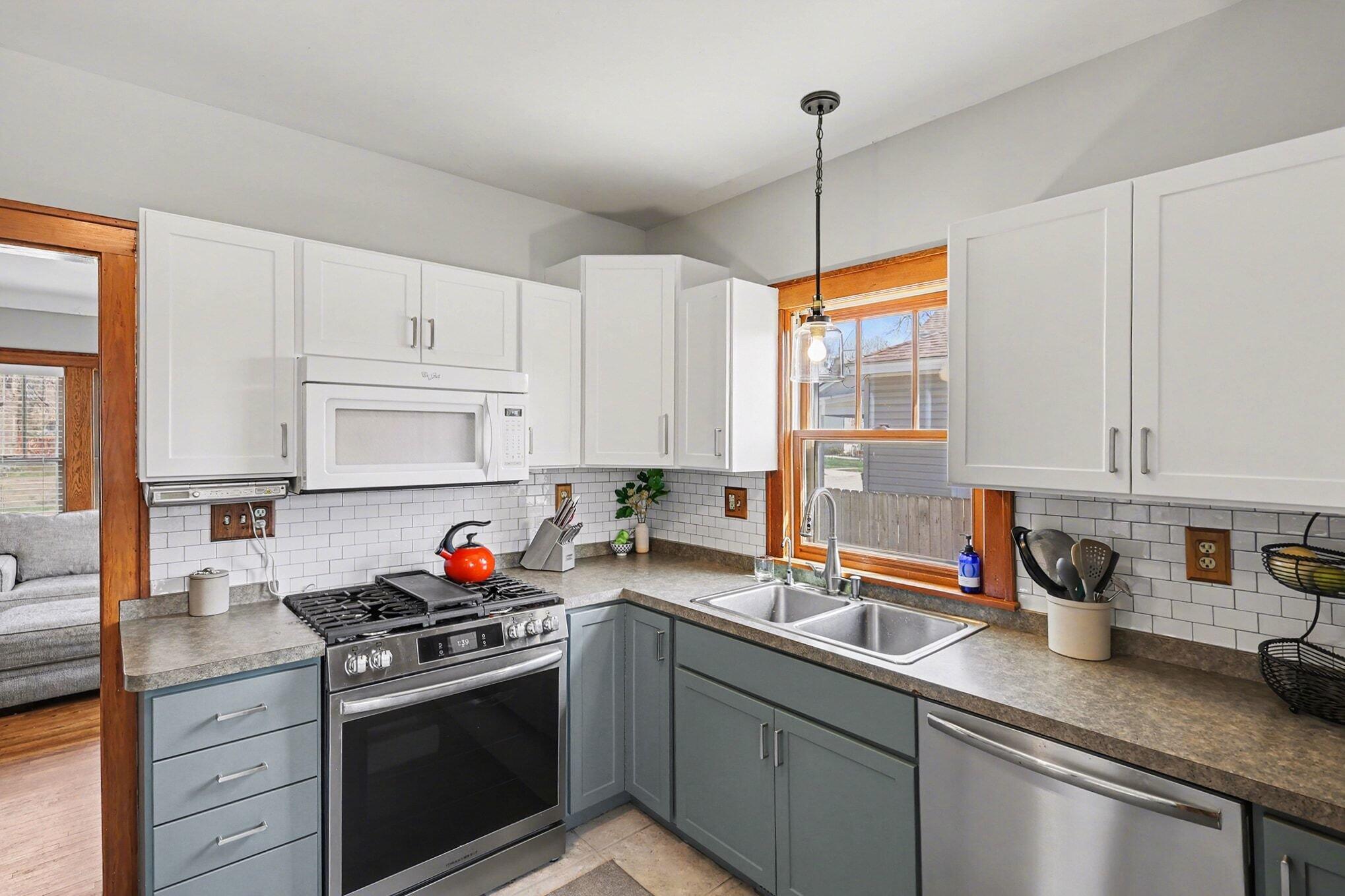 421 East Clinton Street Howell, MI 48843 - Photo 13 of 27 015_file_2166