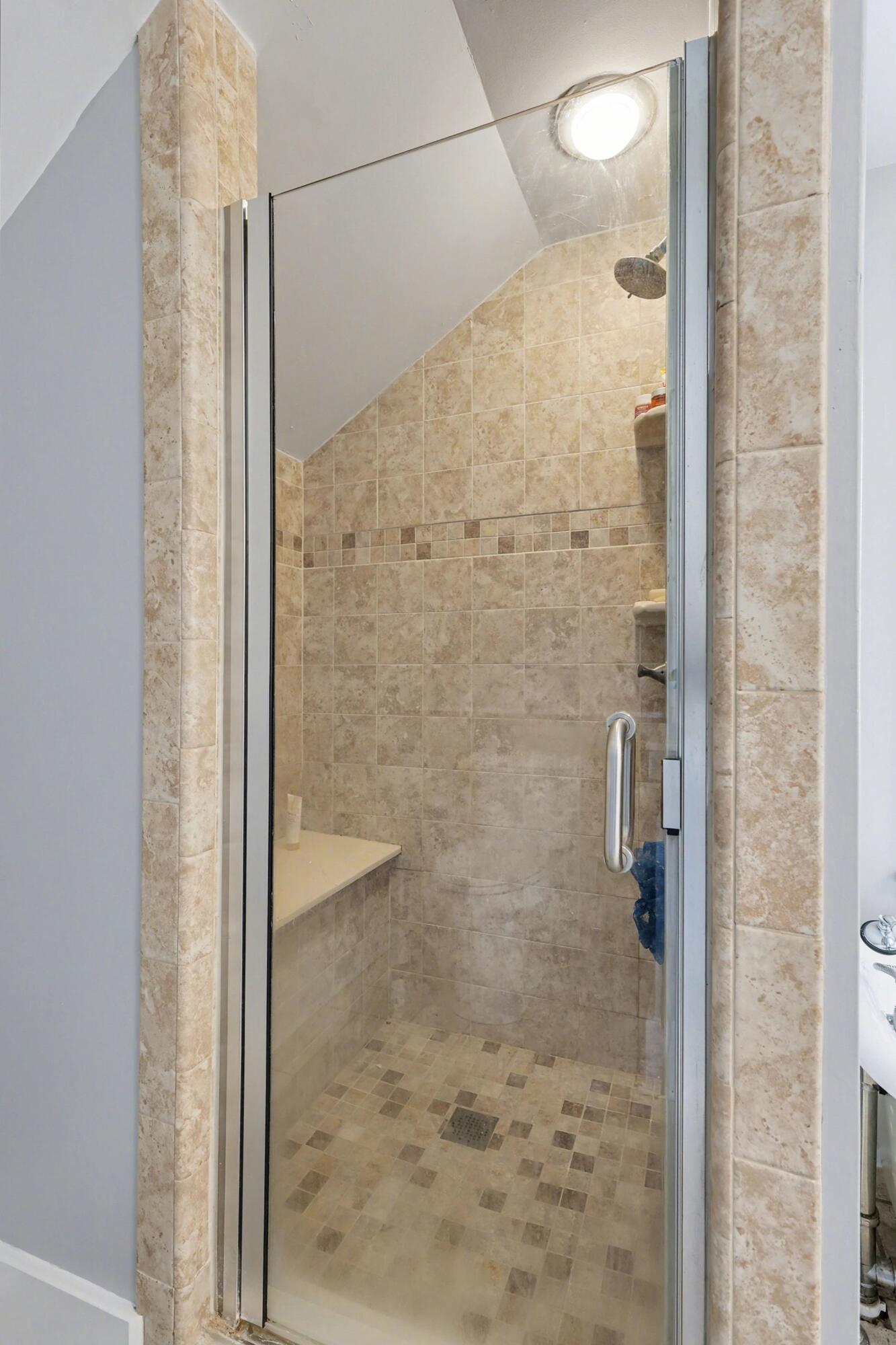 421 East Clinton Street Howell, MI 48843 - Photo 18 of 27 023_file_3735