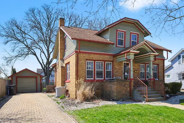 $339,900 | 421 East Clinton Street, Howell, MI 48843