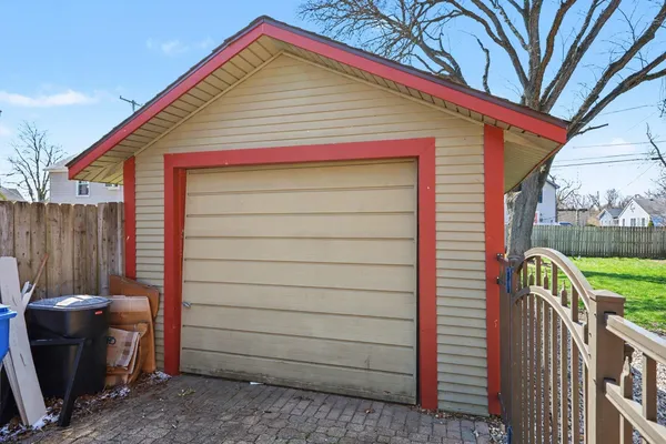 $339,900 | 421 East Clinton Street, Howell, MI 48843