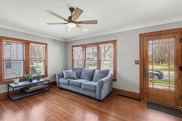 $339,900 | 421 East Clinton Street, Howell, MI 48843