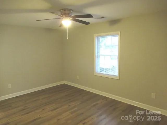 $1,400 | 495 South Government Street, Lincolnton, NC 28092