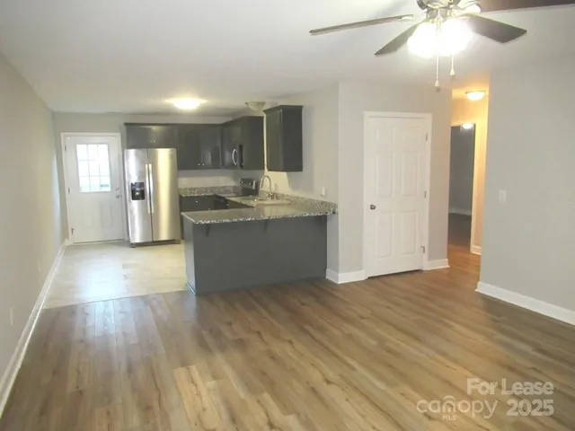 $1,400 | 495 South Government Street, Lincolnton, NC 28092