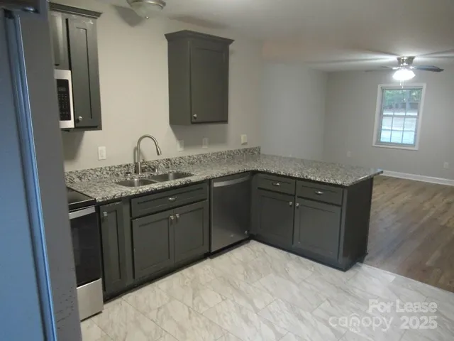 $1,400 | 495 South Government Street, Lincolnton, NC 28092