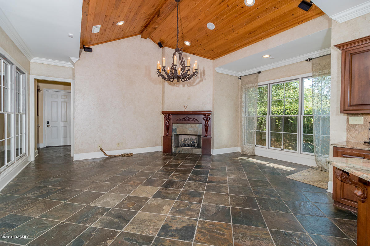 175 Ridgecrest Drive Sunset, LA 70584 - Photo 8 of 32