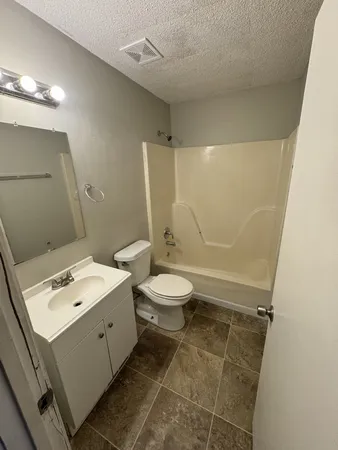 $1,000 | 179 Ingle Drive, Unit B3, Morrison, TN 37357