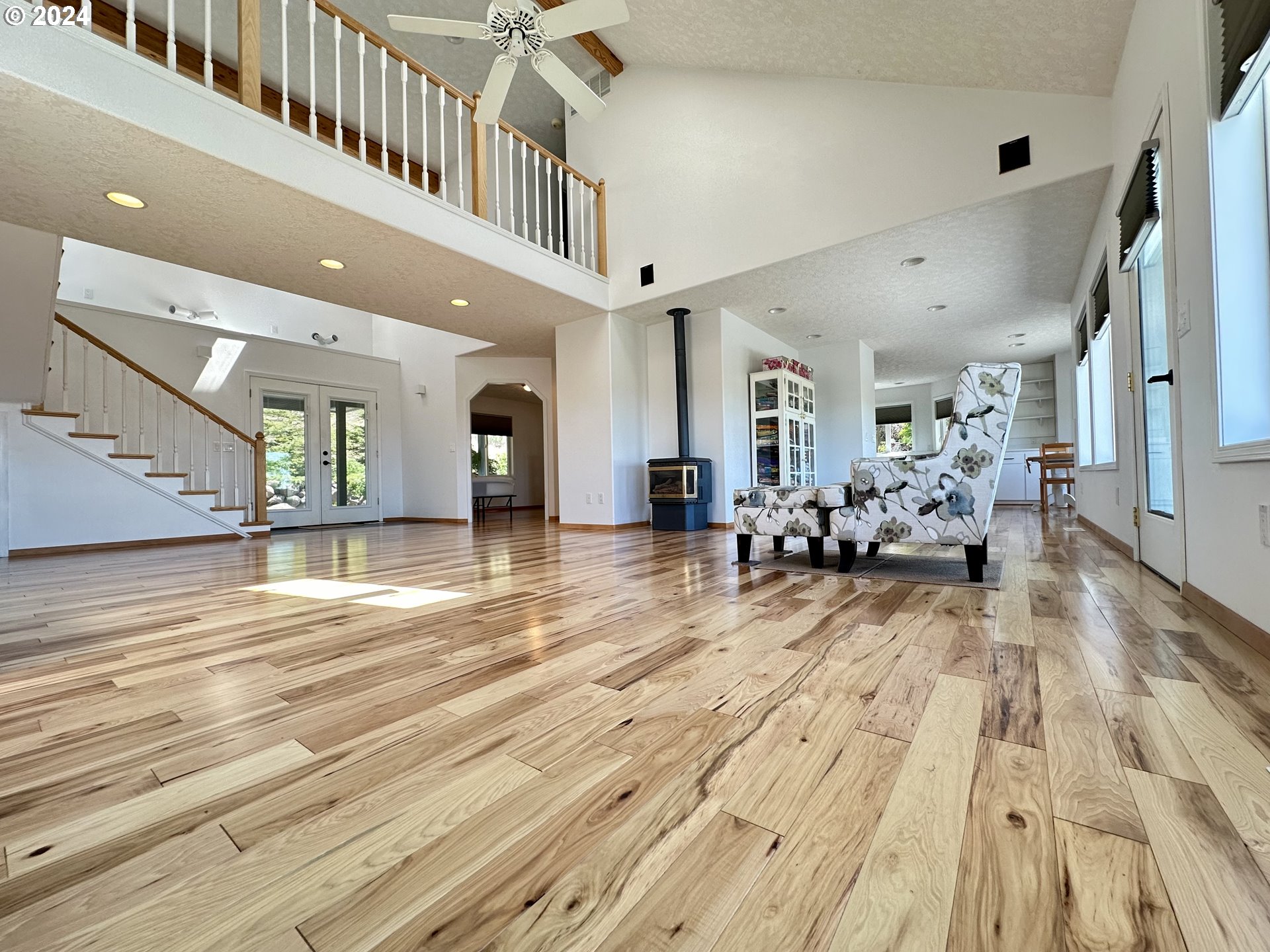 110 Eagle Drive Goldendale, WA 98620 - Photo 25 of 48 a view of a living room and a kitchen