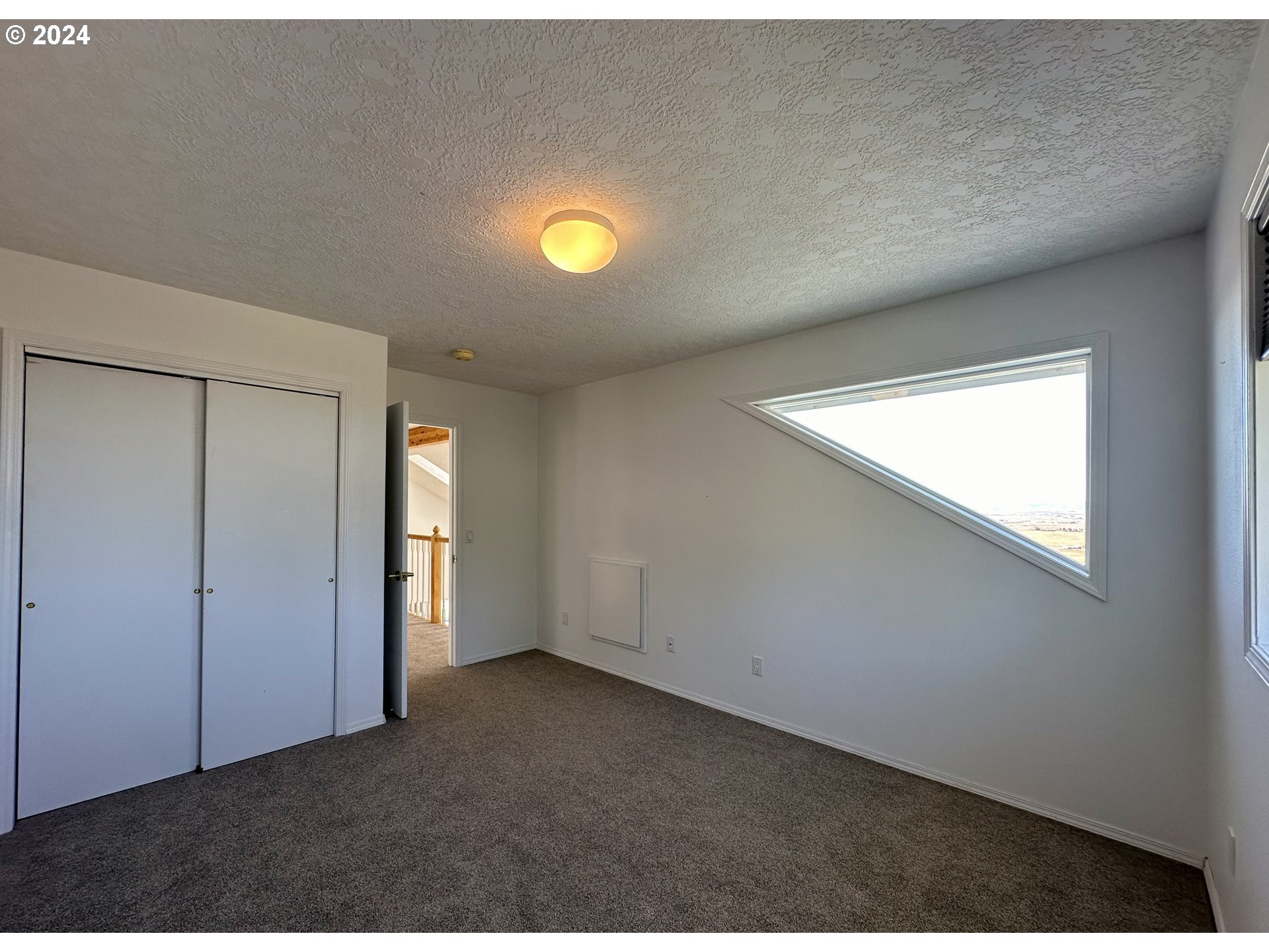 110 Eagle Drive Goldendale, WA 98620 - Photo 34 of 48 an empty room with windows