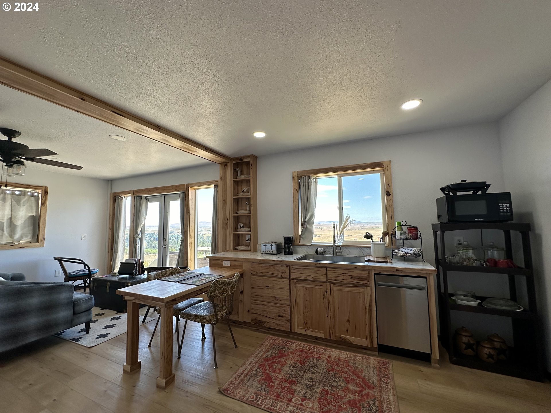 110 Eagle Drive Goldendale, WA 98620 - Photo 44 of 48 a kitchen with lots of counter top space