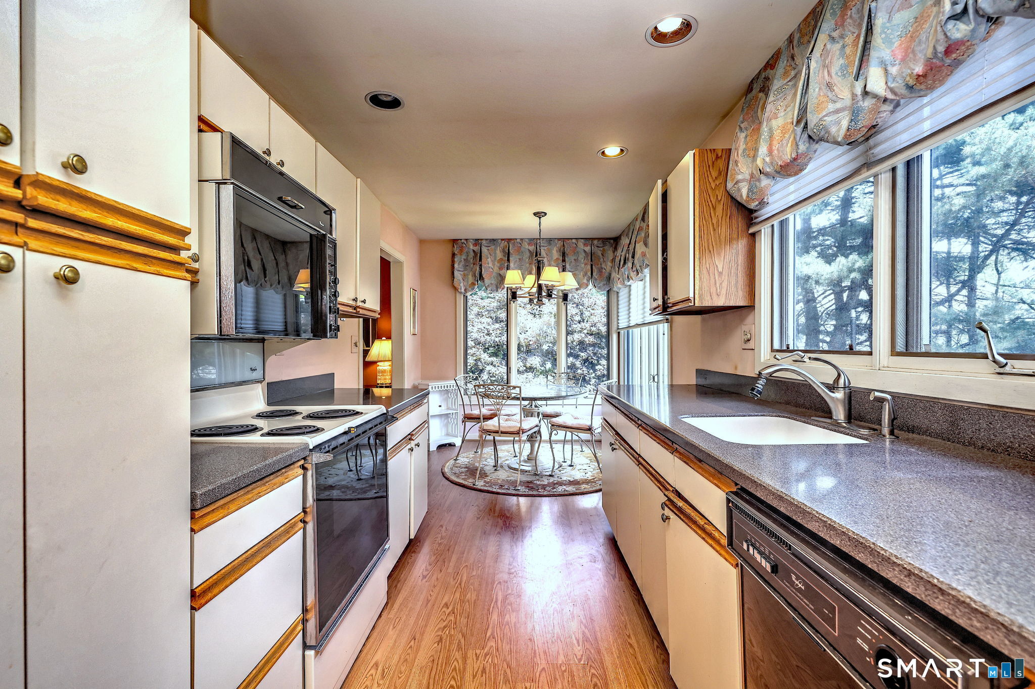 690 Forest Road, Unit 773 West Haven, CT 06516 - Photo 14 of 40