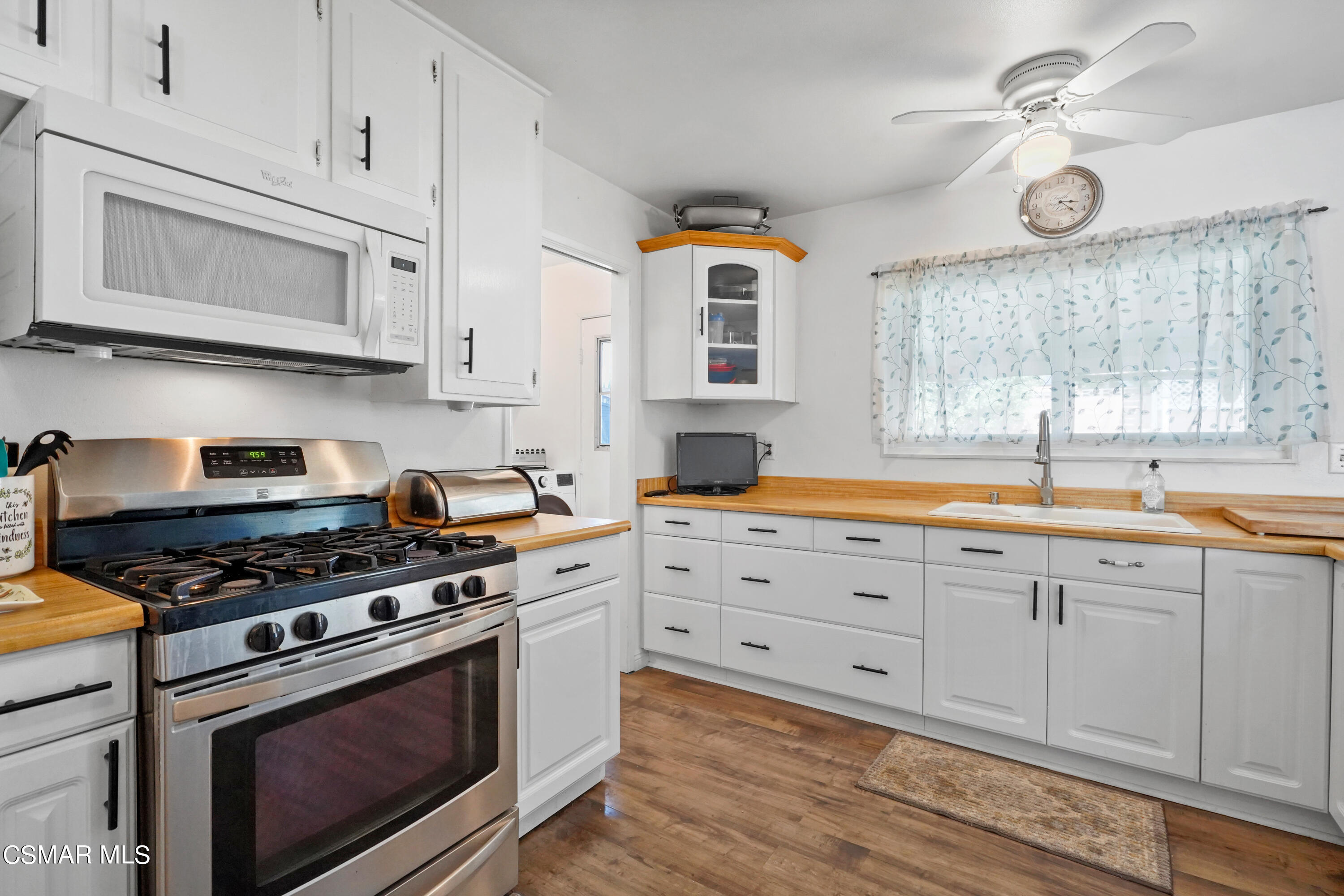 1278 First Street Simi Valley, CA 93065 - Photo 13 of 30 DSC04684