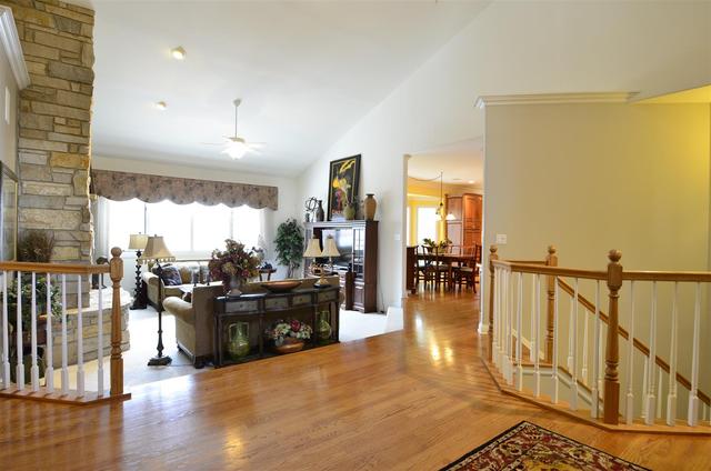43W219 Tall Pines Road Elgin, IL 60124 - Photo 4 of 25
