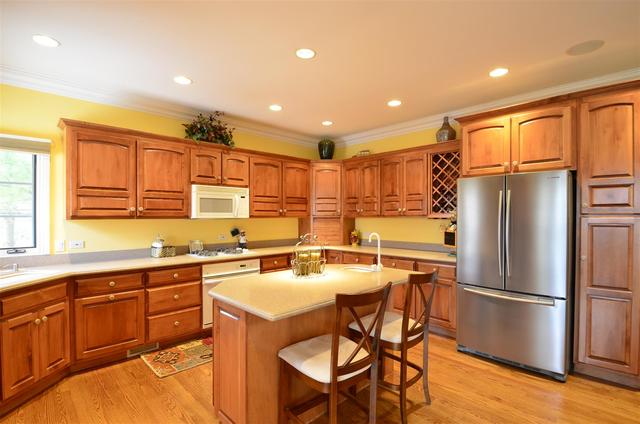43W219 Tall Pines Road Elgin, IL 60124 - Photo 9 of 25