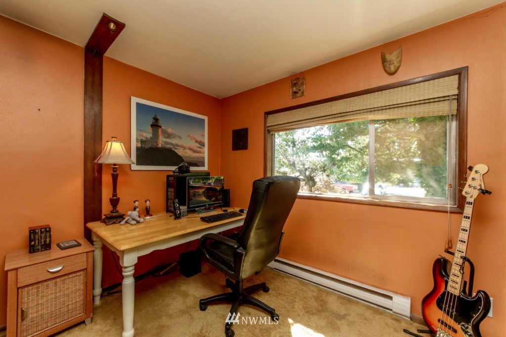 2413 Northeast 6th Place Renton, WA 98056 - Photo 12 of 15