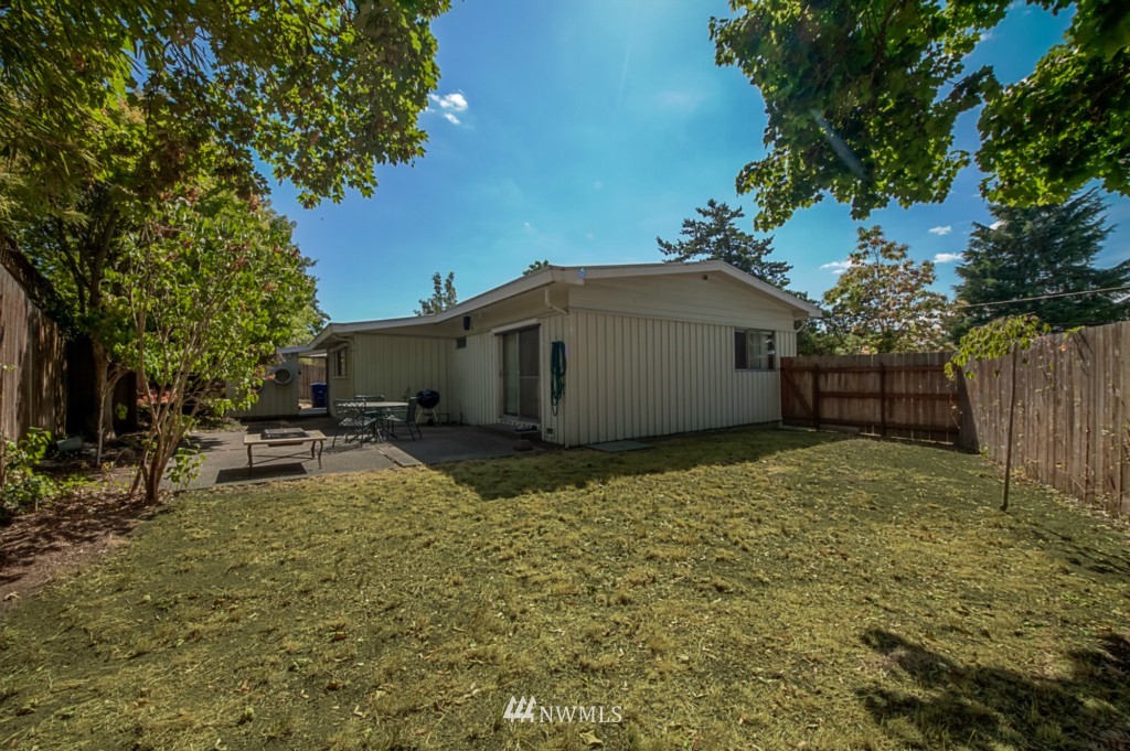2413 Northeast 6th Place Renton, WA 98056 - Photo 13 of 15