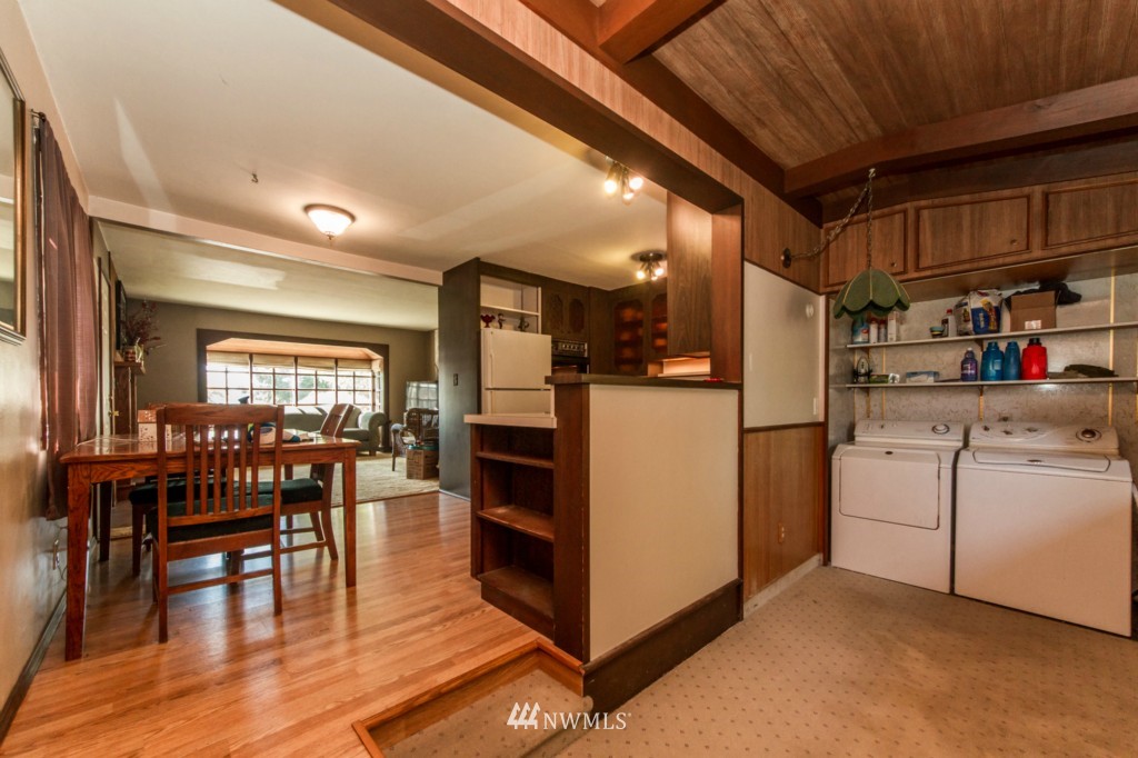 2413 Northeast 6th Place Renton, WA 98056 - Photo 6 of 15