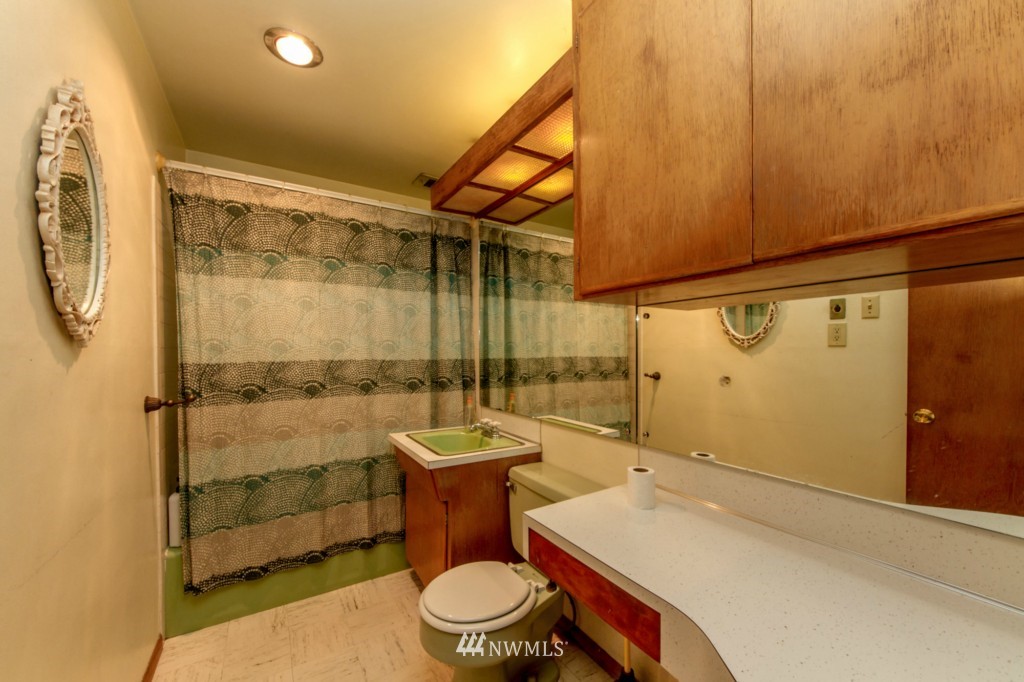 2413 Northeast 6th Place Renton, WA 98056 - Photo 10 of 15