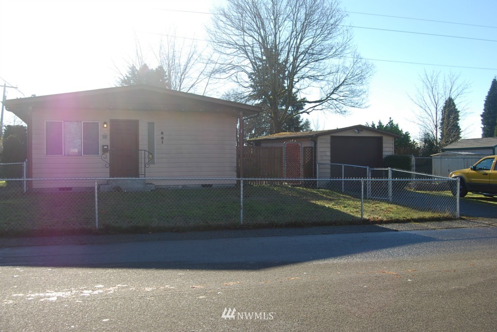 859 Edmonds Avenue Northeast Renton, WA 98056 - Photo 2 of 22 a view of backyard