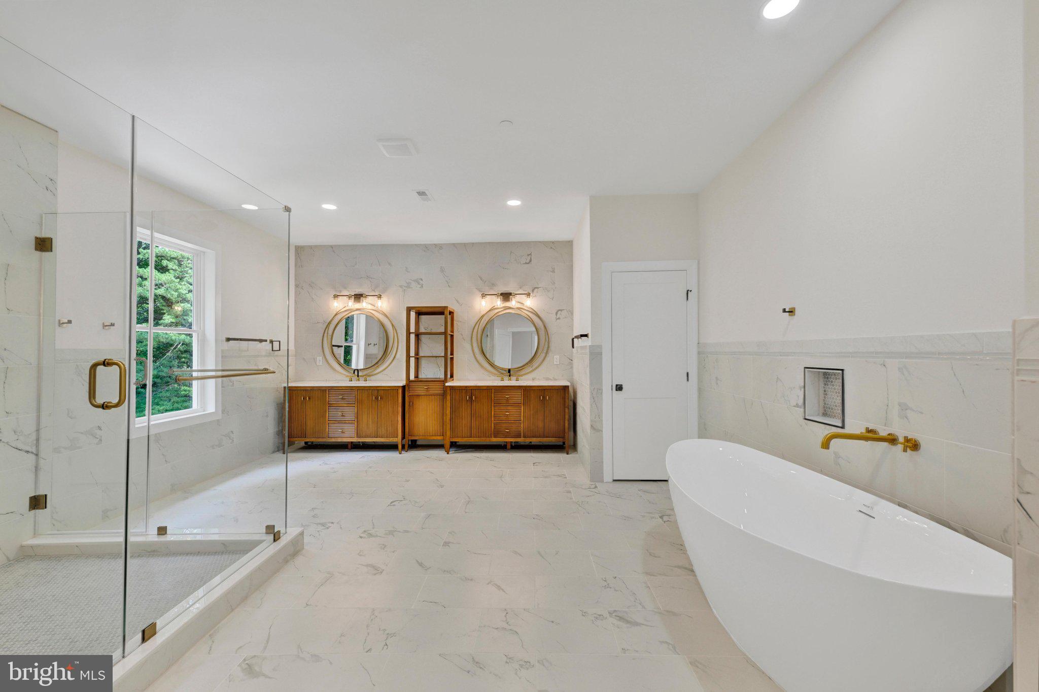 5004 Ten Oaks Road Dayton, MD 21036 - Photo 27 of 40 A True En Suite