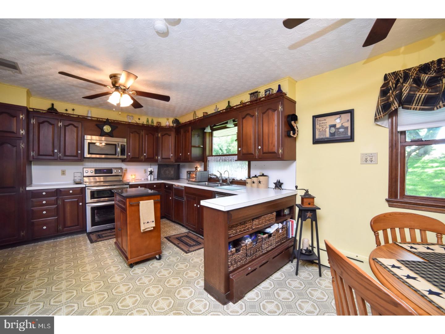 52 Lake Road Oley, PA 19547 - Photo 3 of 20 Gallery Image 3