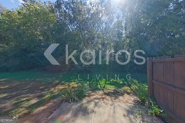 a sign that is on the side of the road