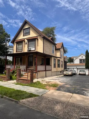 $675,000 | 120 Norman Street, East Orange, NJ 07017