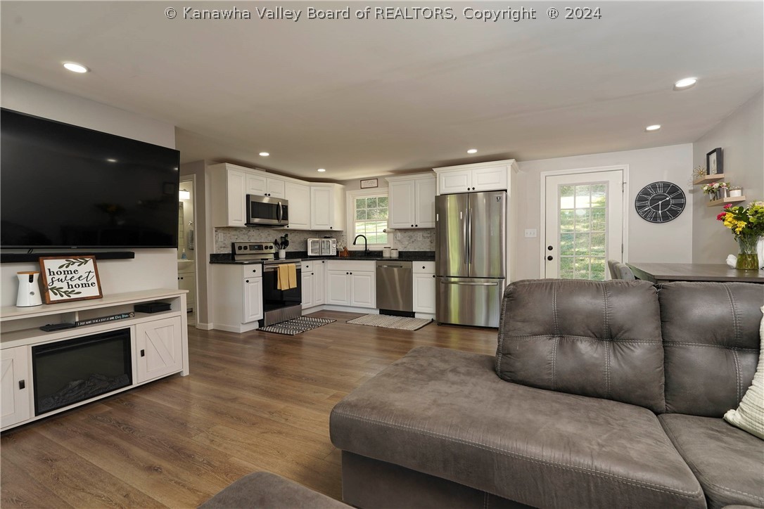 138 Kilgore Road Scott Depot, WV 25560 - Photo 4 of 21 Gallery Image 4