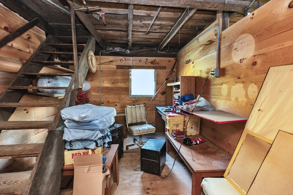 15 Main Street Allenstown, NH 03275 - Photo 33 of 39 a room with furniture