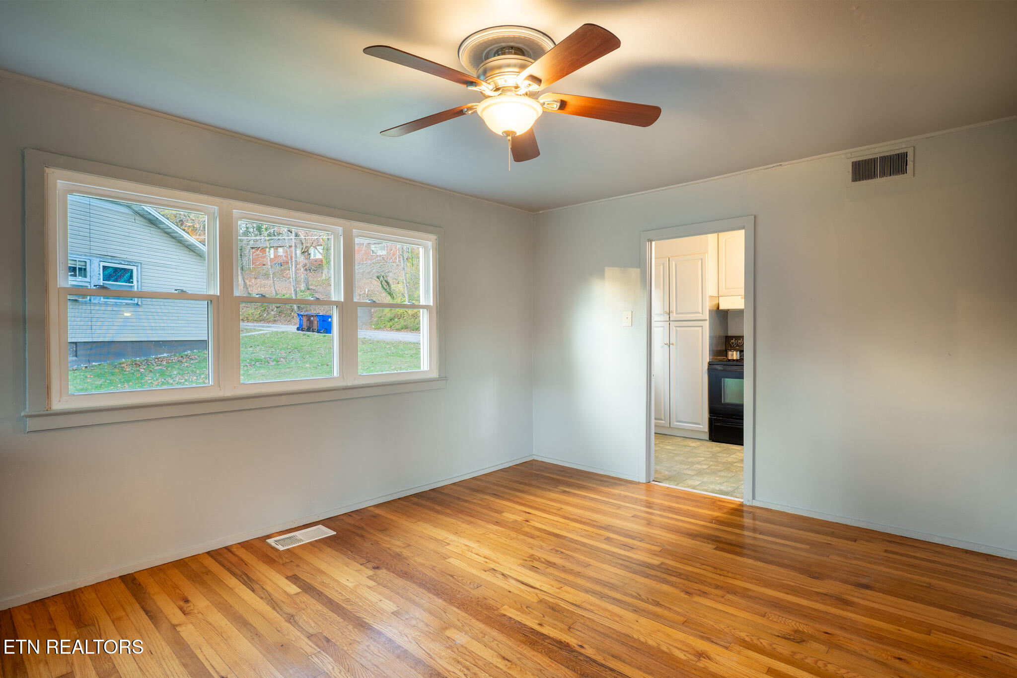 101 Taylor Road Oak Ridge, TN 37830 - Photo 17 of 29 101 Taylor Road -17