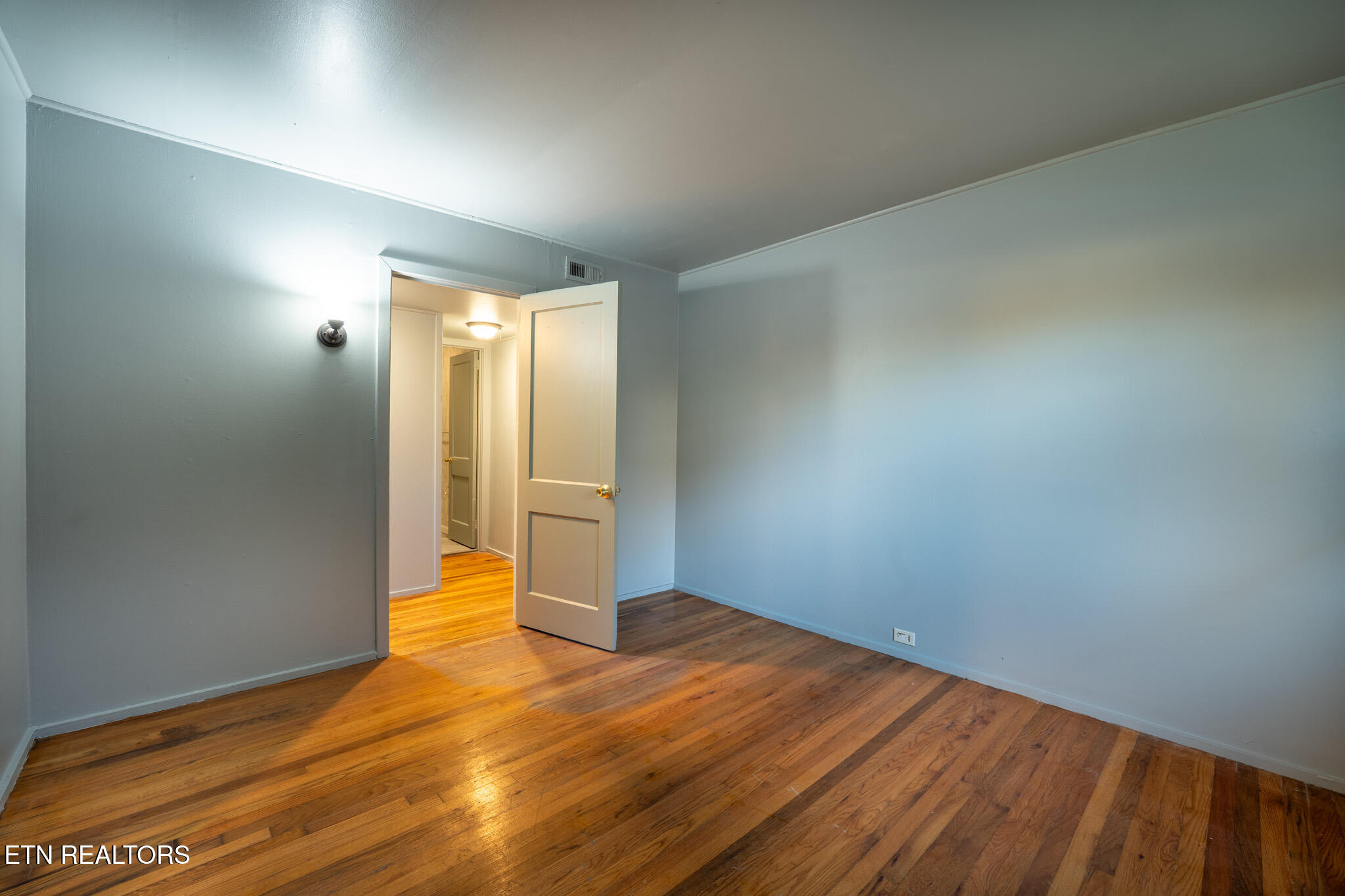 101 Taylor Road Oak Ridge, TN 37830 - Photo 5 of 29 101 Taylor Road -05