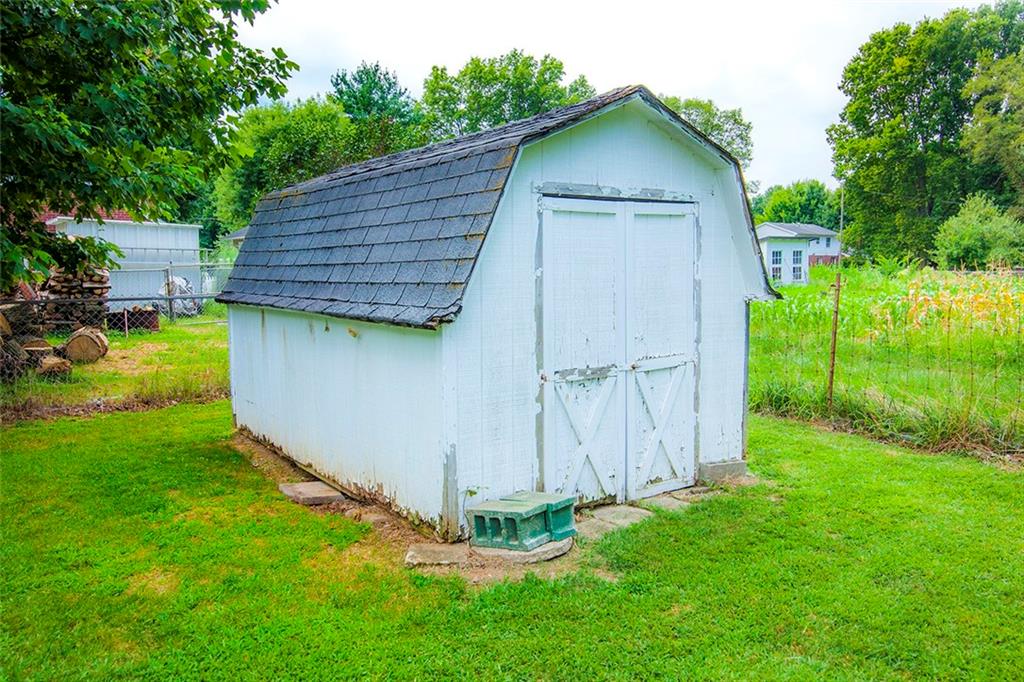 2803 Market Street Pendleton, IN 46064 - Photo 17 of 18