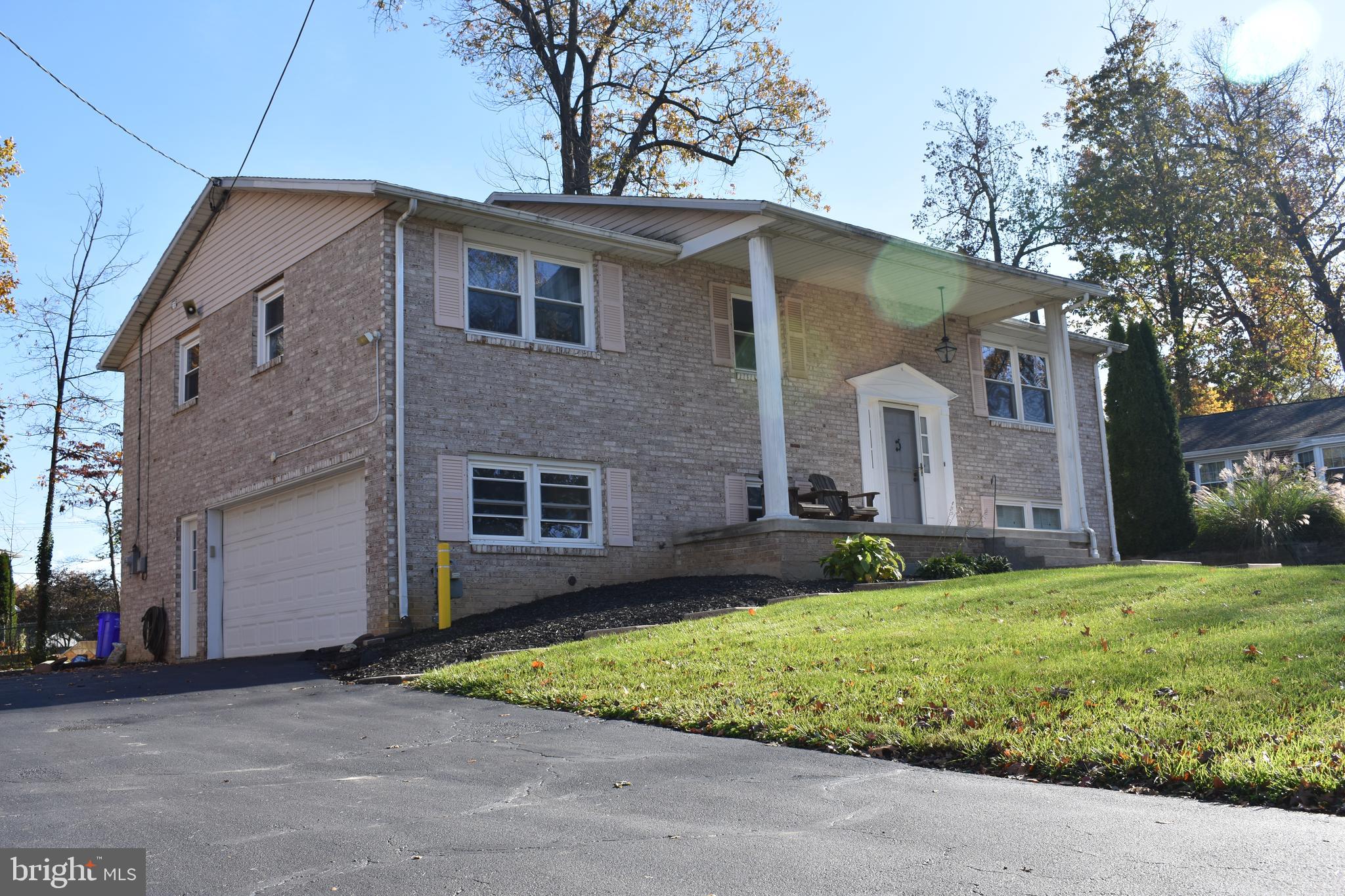 735 Plymouth Road York, PA 17402 - Photo 3 of 18 Gallery Image 3