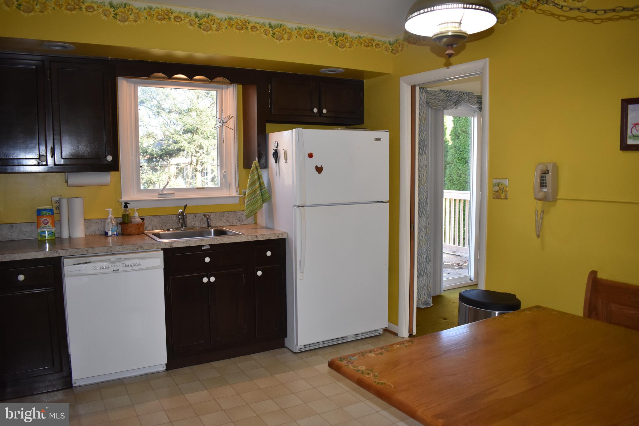 735 Plymouth Road York, PA 17402 - Photo 7 of 18 Gallery Image 7
