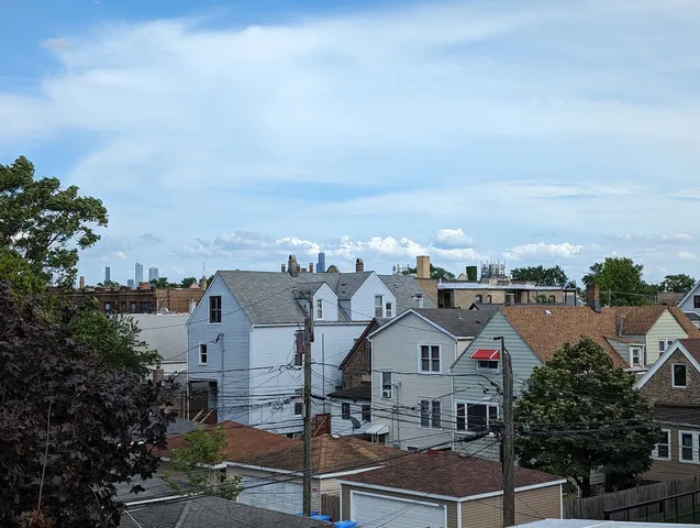 $1,895 | 2657 North St Louis Avenue, Unit 2, Chicago, IL 60647