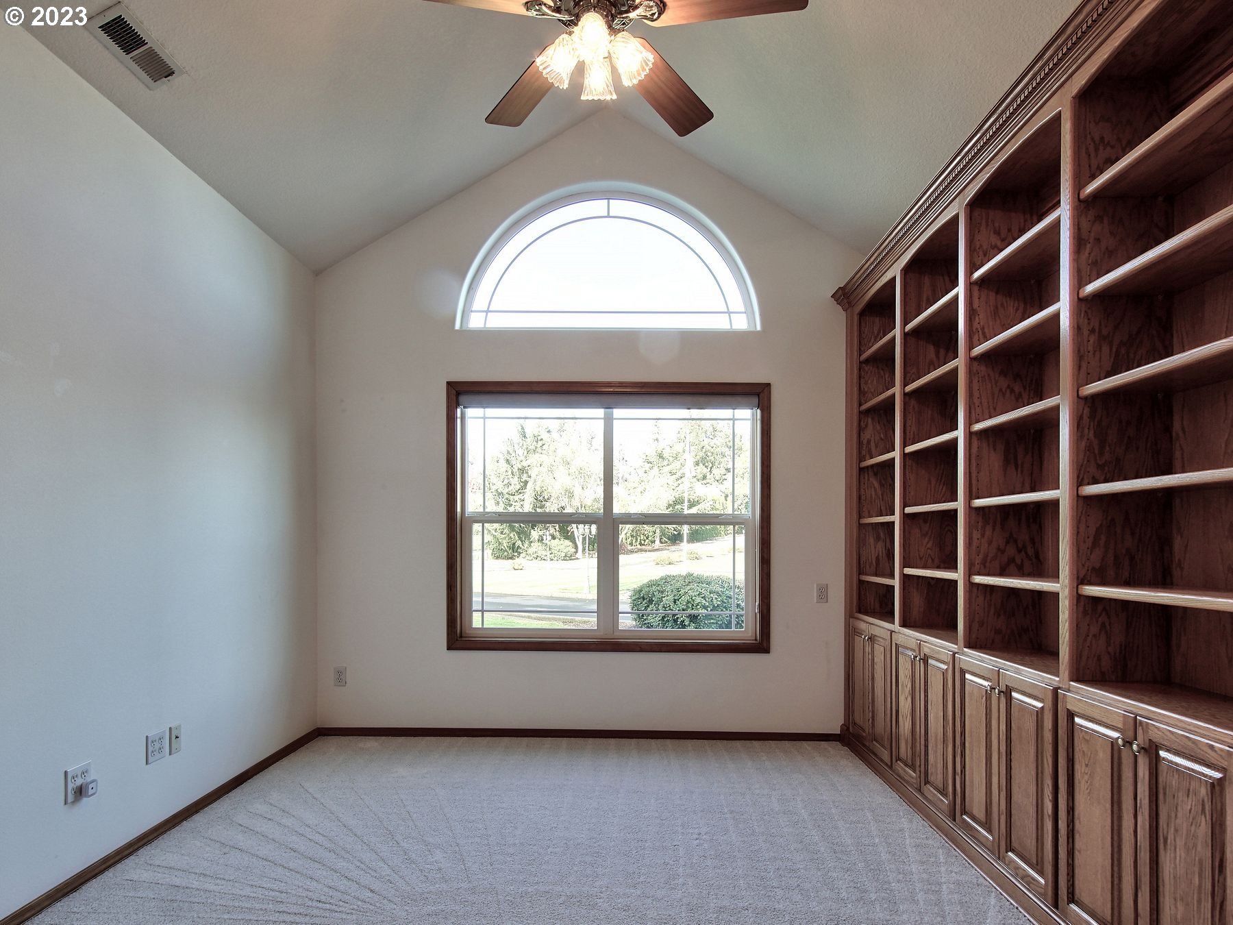 1101 Northeast 264th Street Ridgefield, WA 98642 - Photo 17 of 48 an empty room with windows and closet