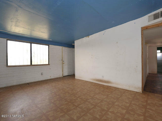 109 East Corona Road Tucson, AZ 85756 - Photo 7 of 26 Gallery Image 7