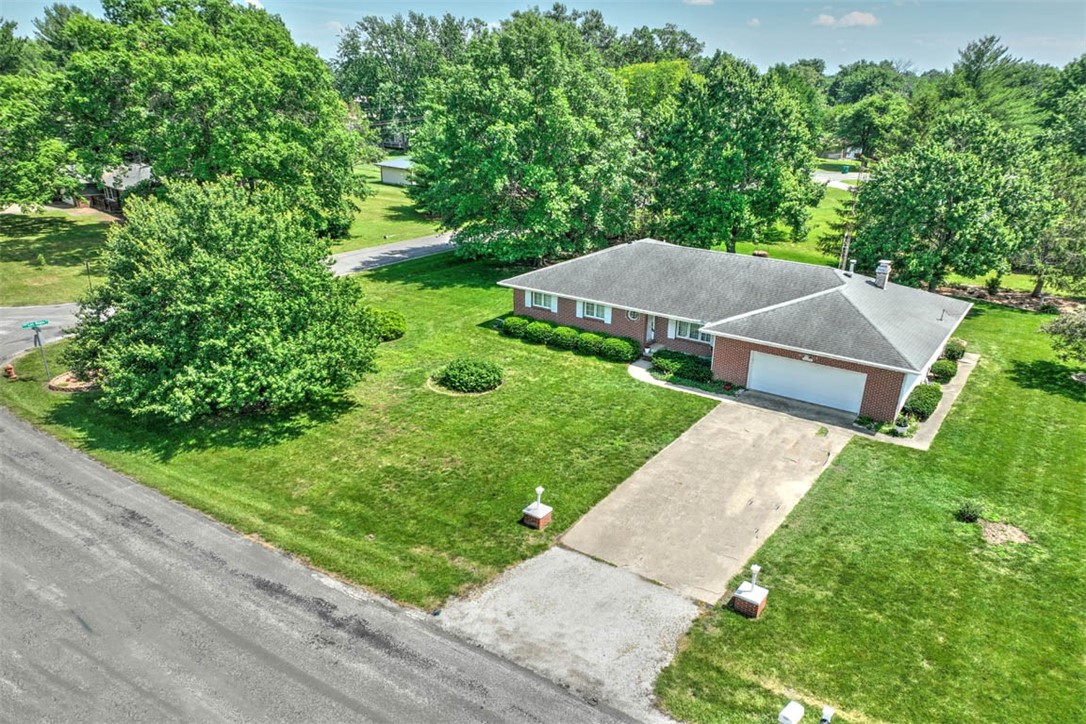 2311 Sands Drive Decatur, IL 62526 - Photo 3 of 33