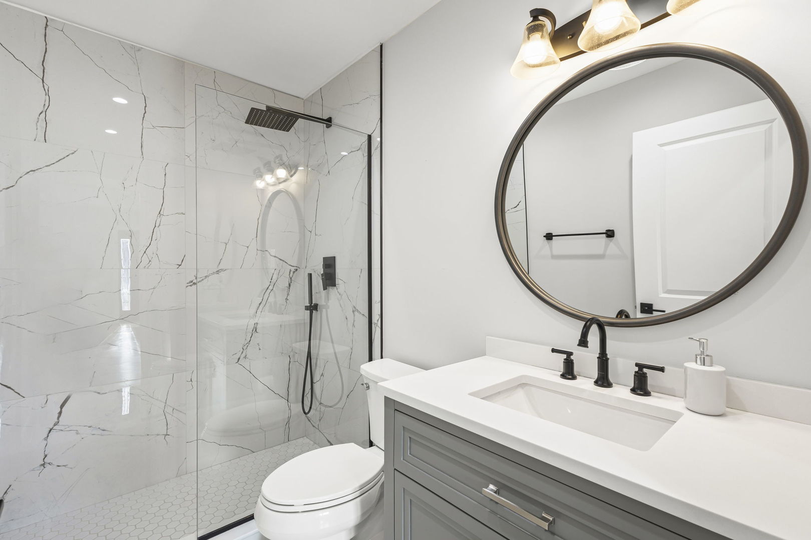 7046 Beckwith Road Morton Grove, IL 60053 - Photo 18 of 38